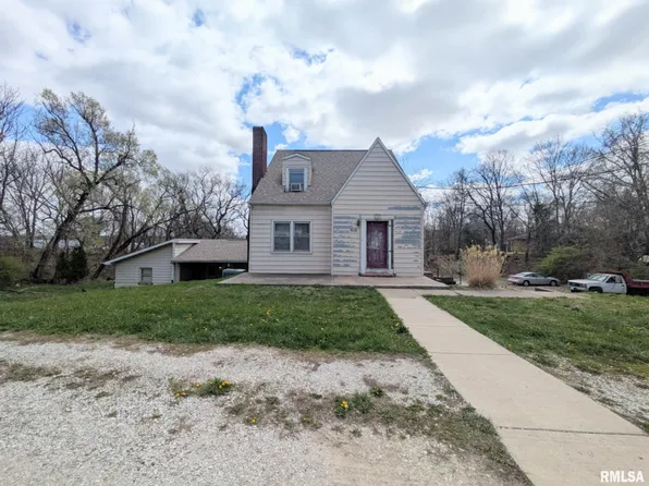 910 Pekin Ave, Creve Coeur, IL 61610