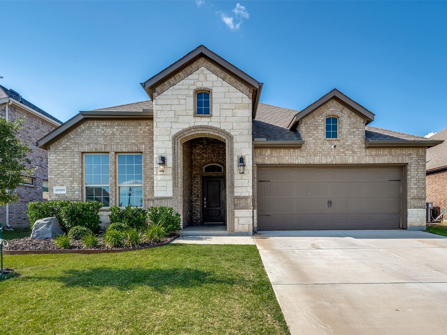10909 Glover Ln, Aubrey, TX 76227 | Zillow