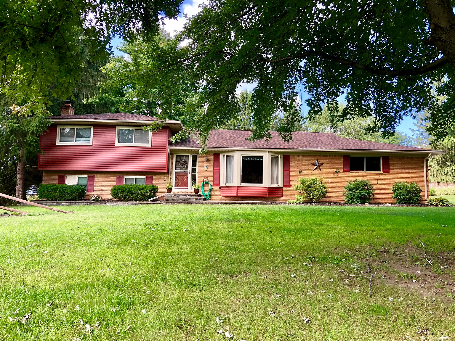 8442 Lawrence Ave photo 1