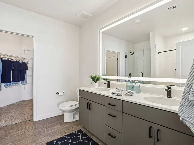 Lura Vegas Apartments — Photo 12