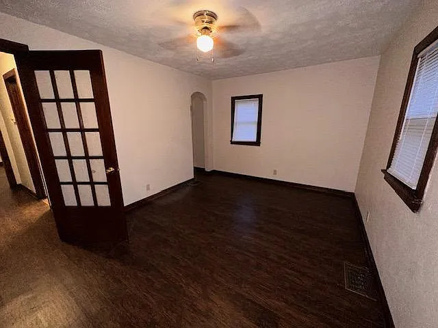 1326 W 14th St — Photo 14