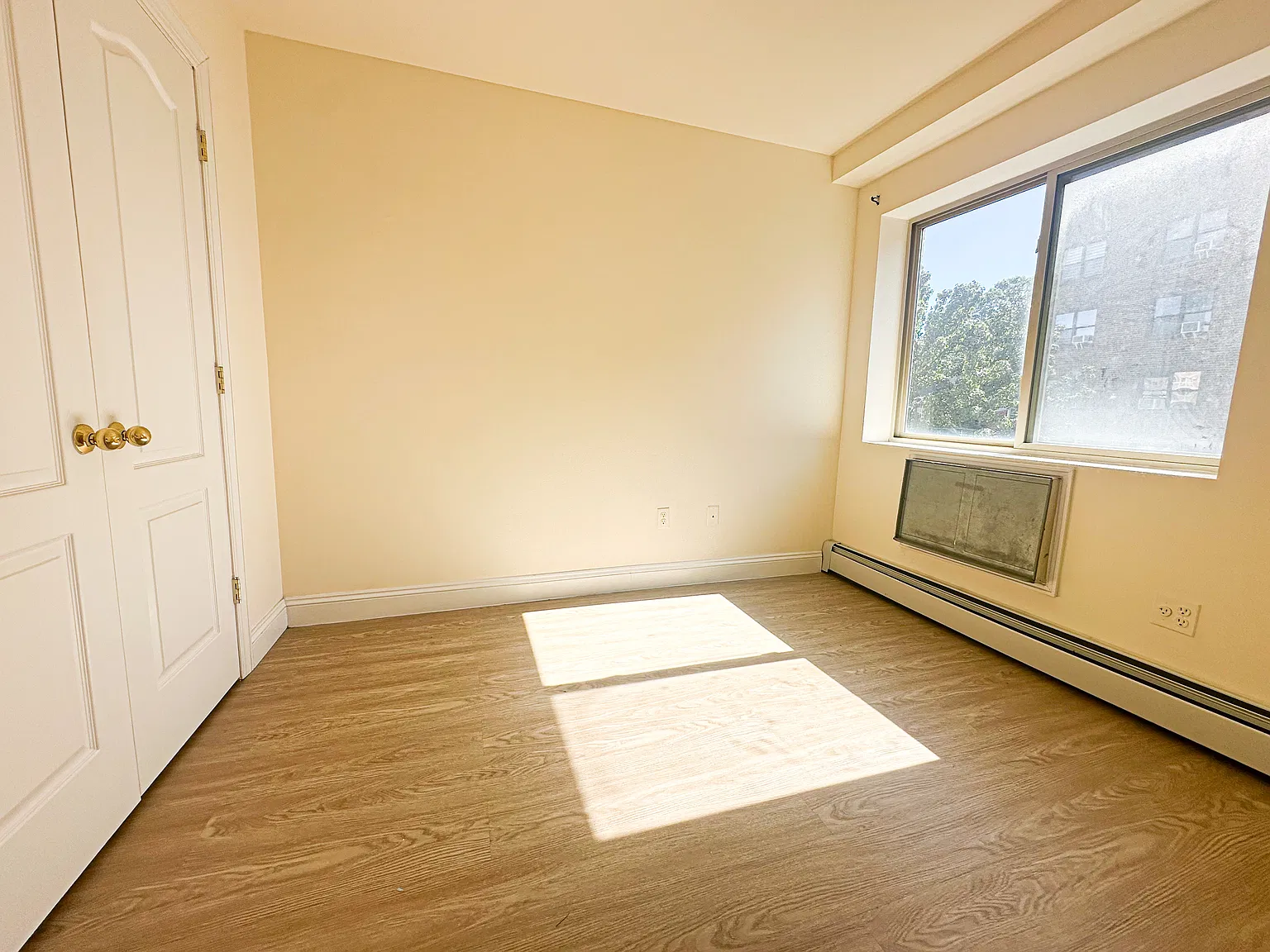 1 bed, $2,300 — Photo 4
