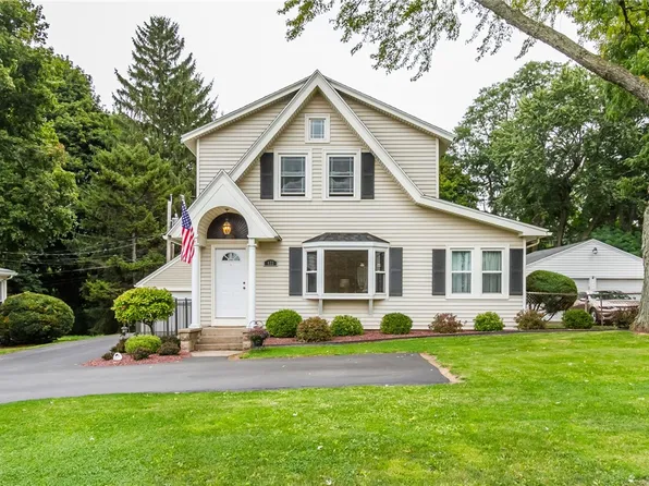 422 S Union St, Spencerport, NY 14559