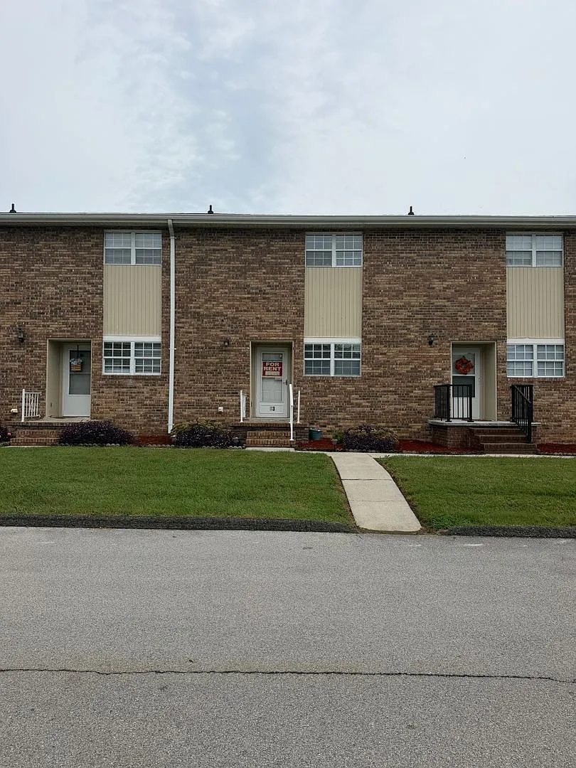 108 Shady Brook Dr — Photo 1