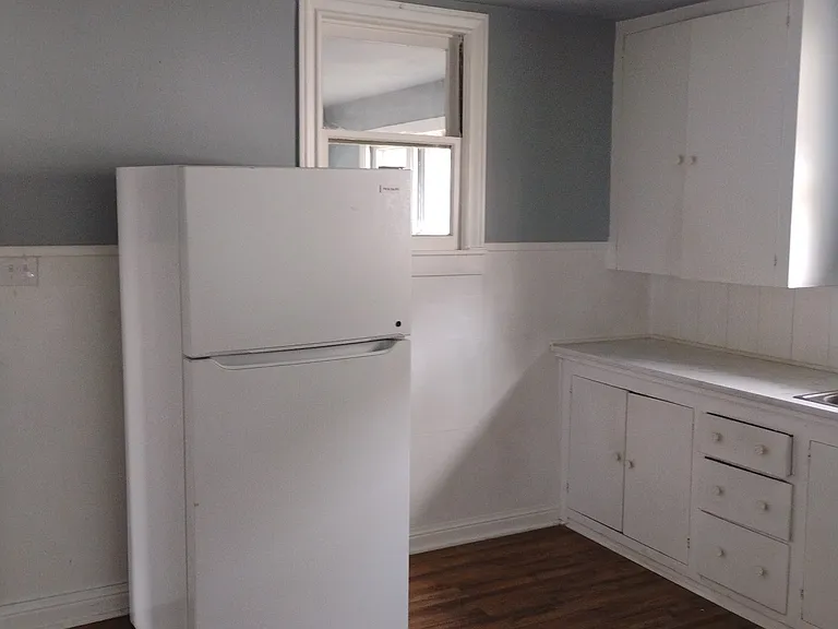327 W Ella Ave — Photo 7