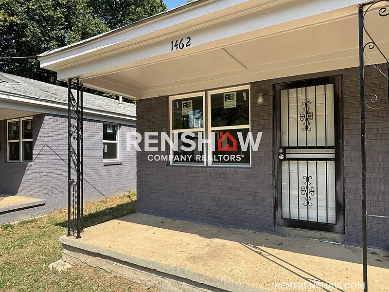 2 bed, 1.0 bath, 700 sqft, $800 — Photo 2