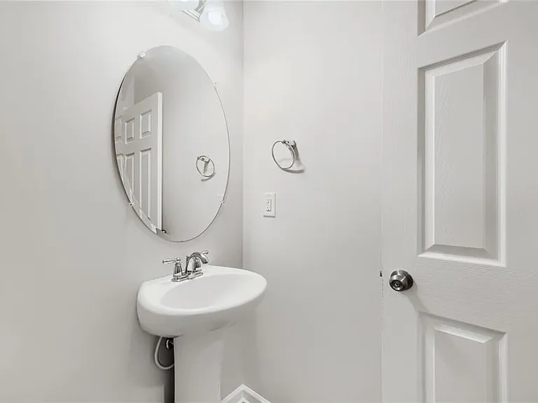 2444 Norwood Dr SE — Photo 21