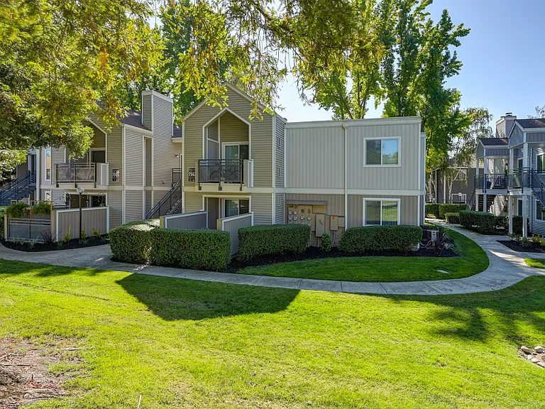 Rush River Apartments — Photo 42