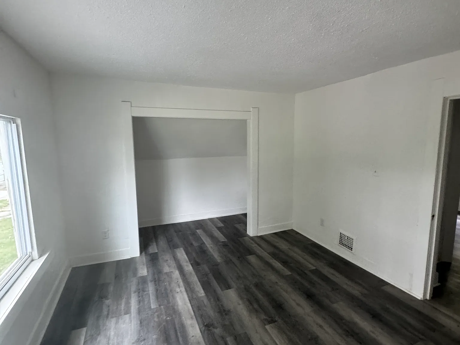 2 bed, 936 sqft, $1,000 — Photo 4