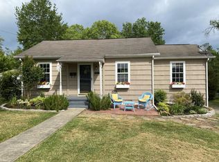 1304 Greenfield Pl, Kingsport, TN 37664