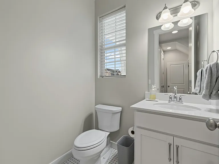 824-2800 W North Lake Dr — Photo 27