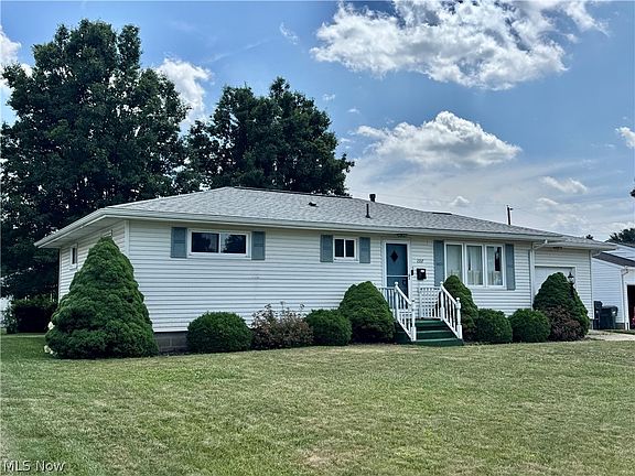 3rd image of 1337 Canoe Ln