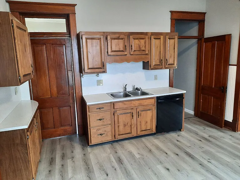 1615 Ferry St — Photo 25