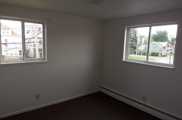 2nd image of 8 Cumberland Ave APT 4