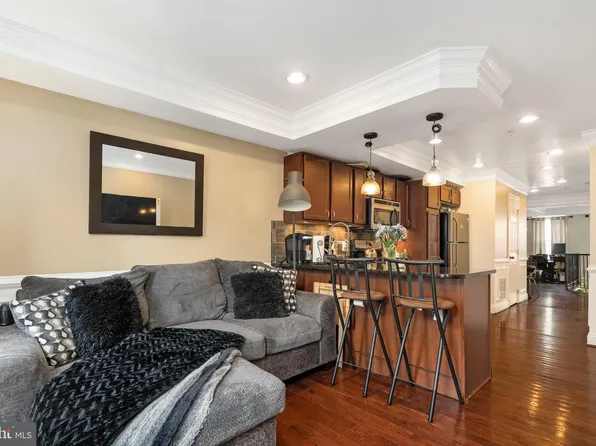 1144 Dexter St, Baltimore, MD 21230