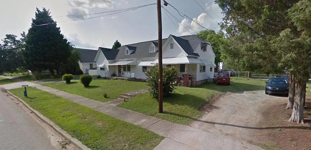 2 bed, 1250 sqft, $775 — Photo 2