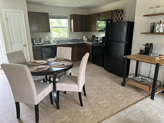 3rd image of 3048 Sapgate Ln