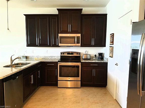 3rd image of 10846 Alvara Point Dr