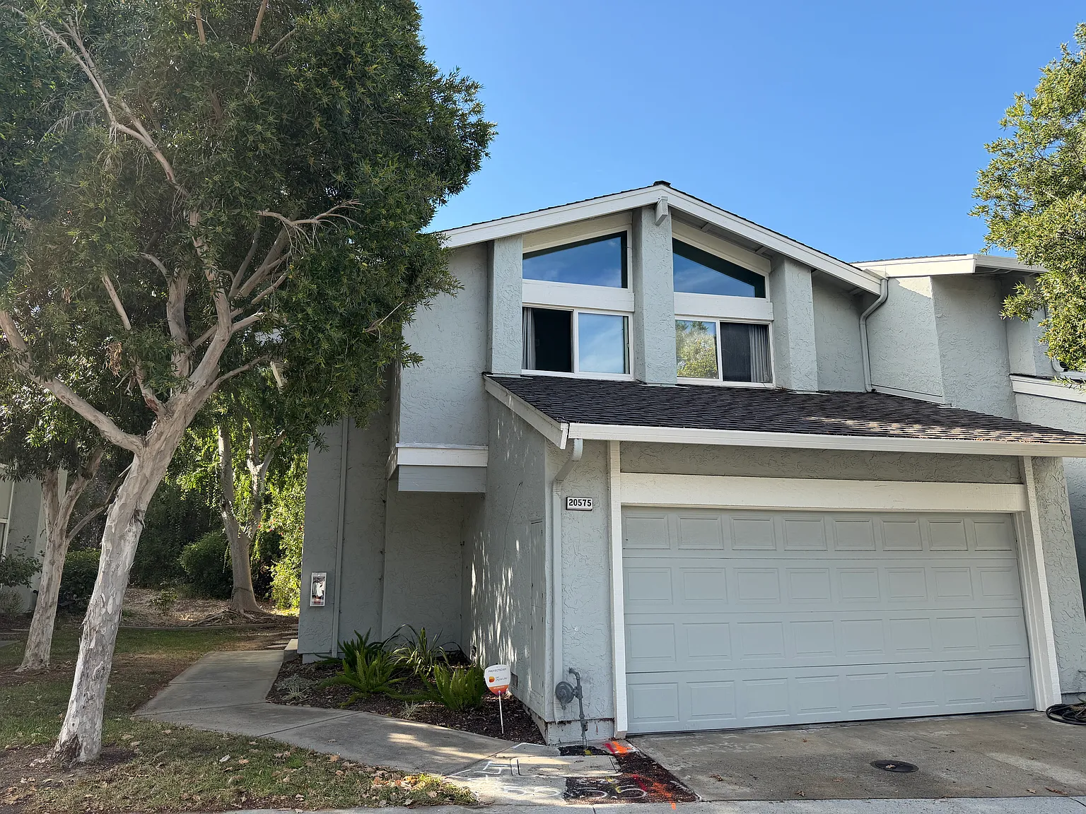 3 bed, 2.5 bath, 1885 sqft, $5,000 — Photo 1