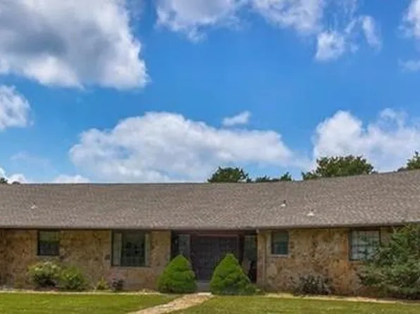 10917 S Peggy Lou Dr, Oklahoma City, OK 73165