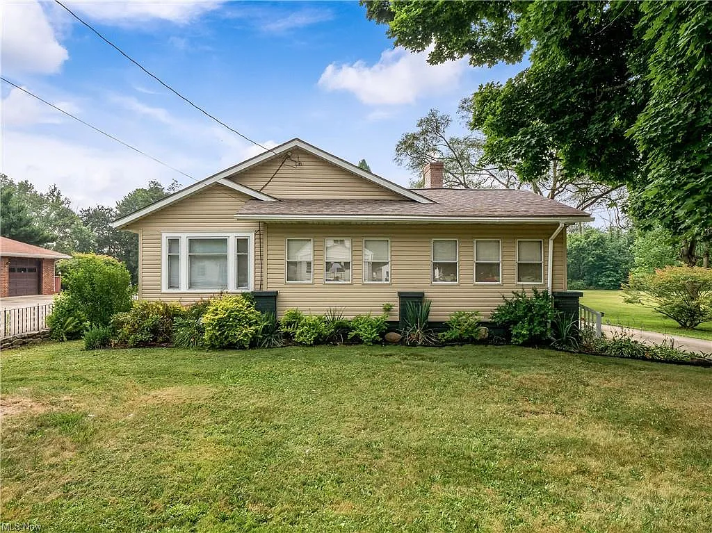 1717 Ewart Dr photo 1