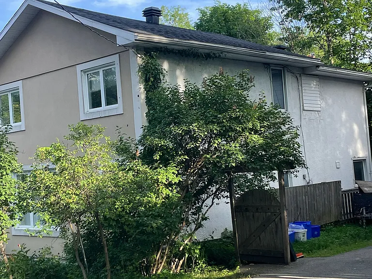 448 Green Ave — Photo 3