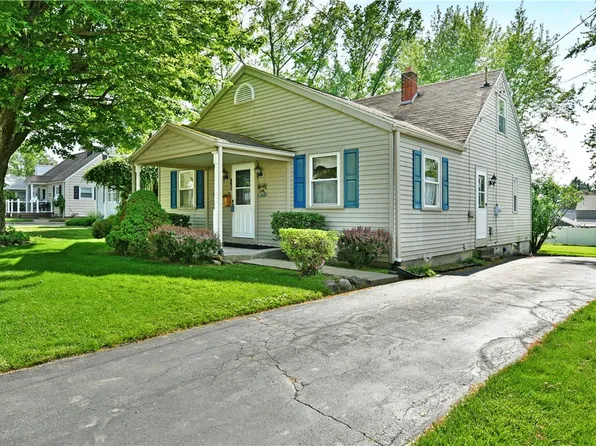 891 Bechtol Ave, Sharon, PA 16146