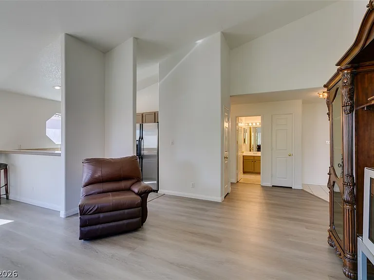 5054 S Rainbow Blvd #202 — Photo 14