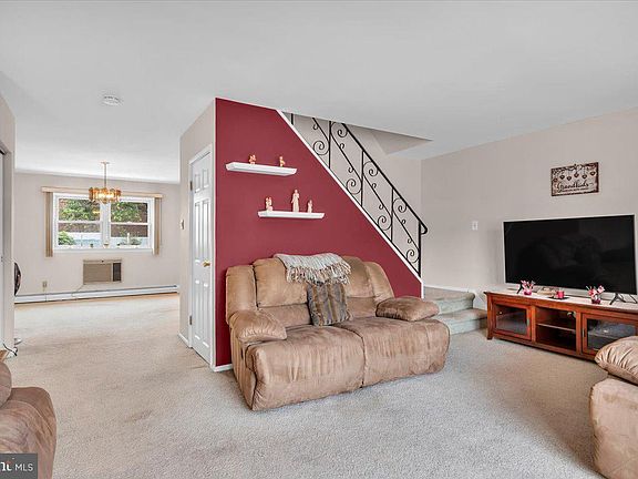 5th image of 10920 Carey Pl