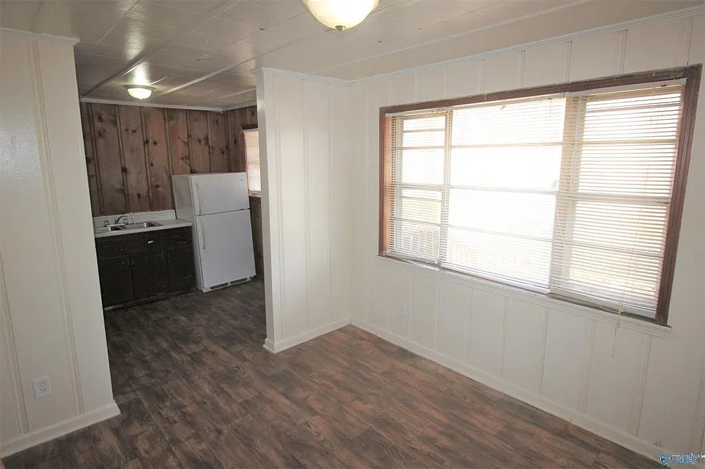 Broyles Avenue - 4100 - Unit 3 - 1 — Photo 2