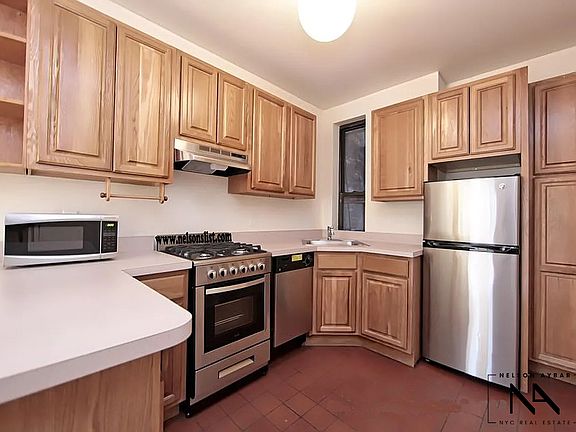 4th image of 767 Union St APT 3