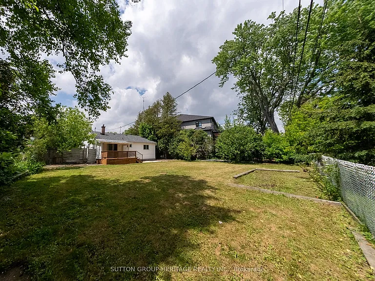 661 Annland St — Photo 24