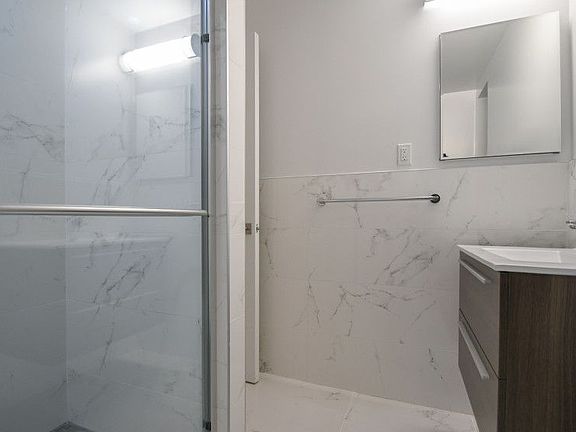 5th image of 2121 Cedar Ave APT 7C