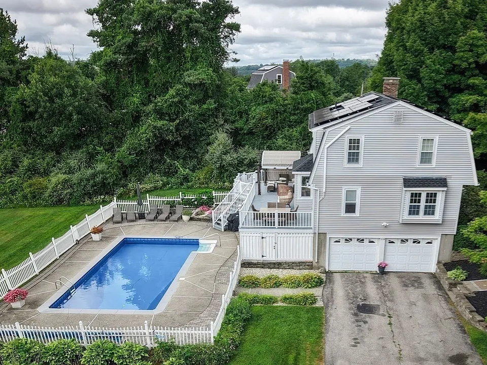 118 Mendon Rd