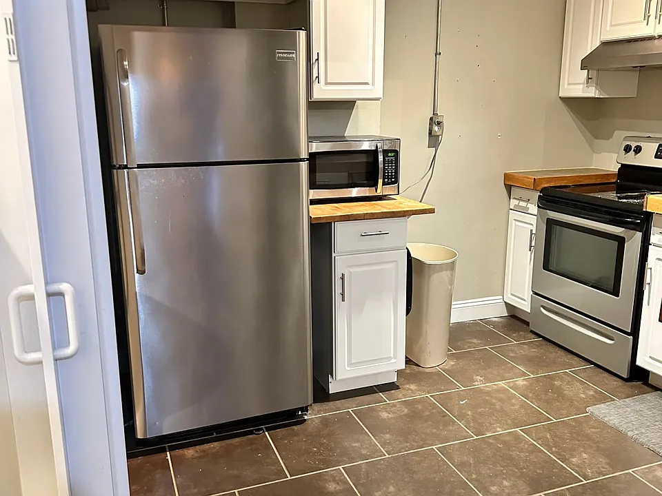 22 Walnut St #3A
