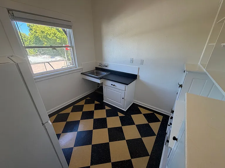 415 NW 21st Ave — Photo 9