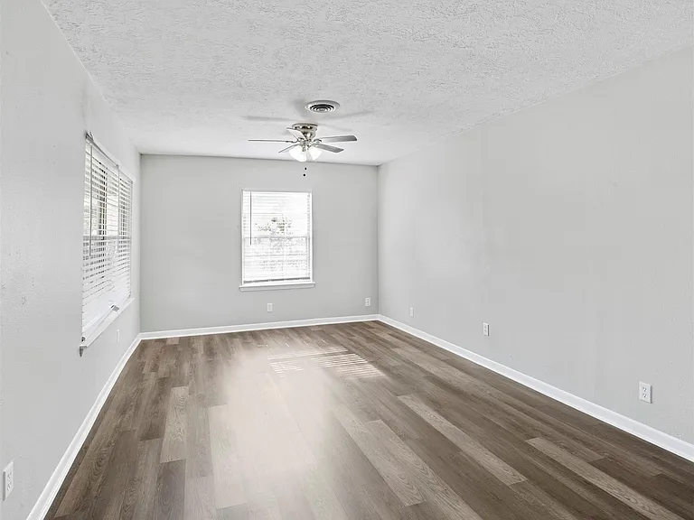 6421 Teluco St — Photo 9