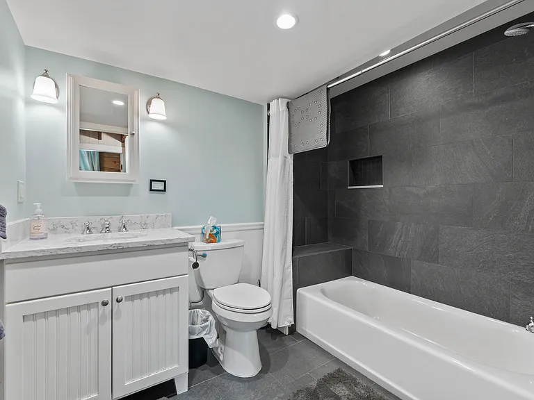 32 Seapoint Rd — Photo 22
