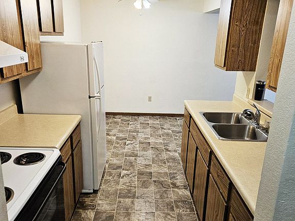 4th image of 900 Park St W #11220412
