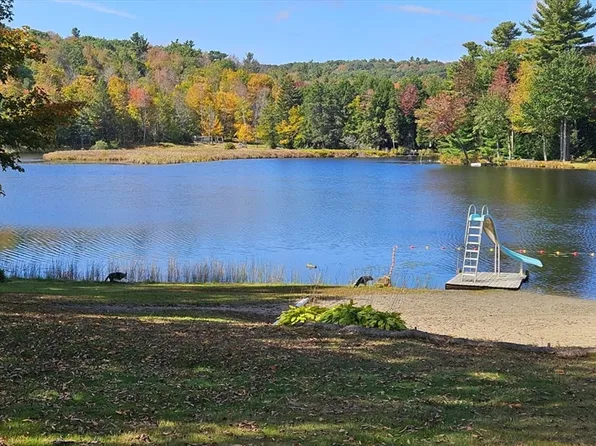 8 Deer Run Path, Heath, MA 01346