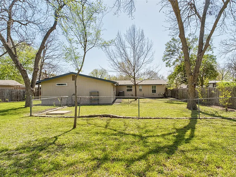 6414 Kenilworth Dr — Photo 23