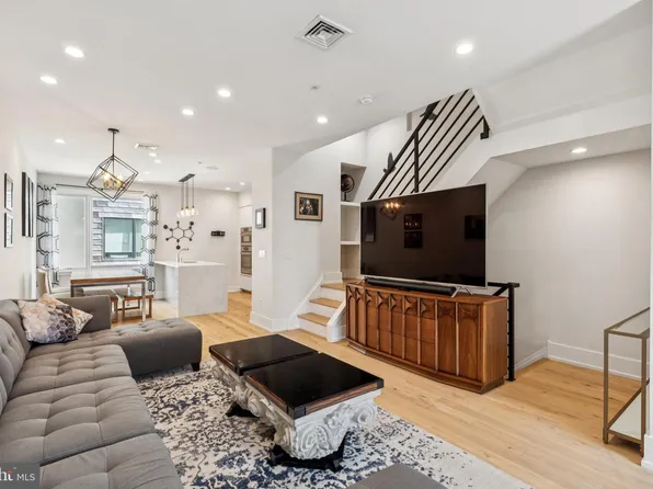 1305 N 27th St #5, Philadelphia, PA 19121