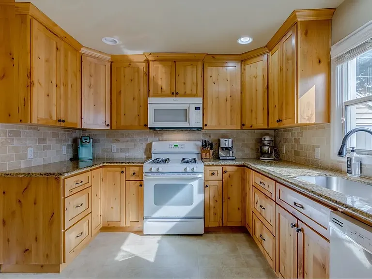 7070 N Cambridge Ave — Photo 19