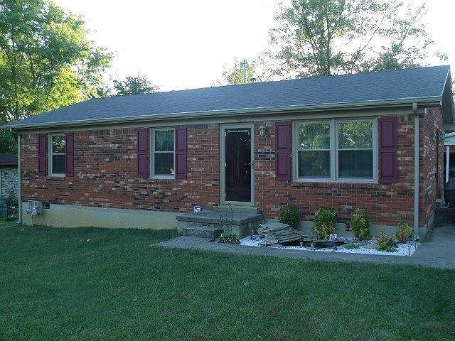 1st image of 122 Ravenwood Dr