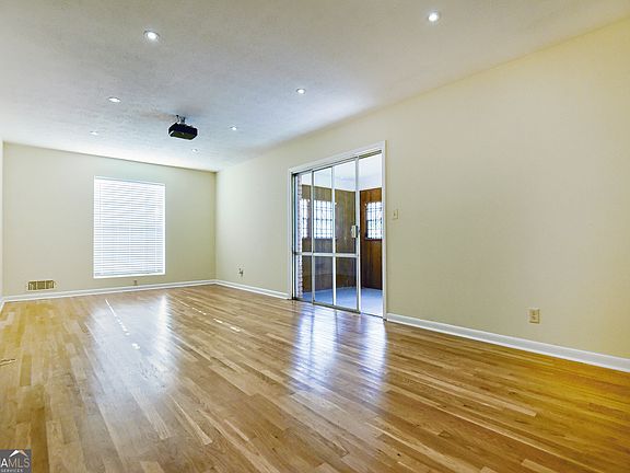 4th image of 6418 Maddox Rd