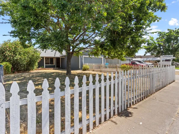 5797 Oakwood Dr, Linda, CA 95901