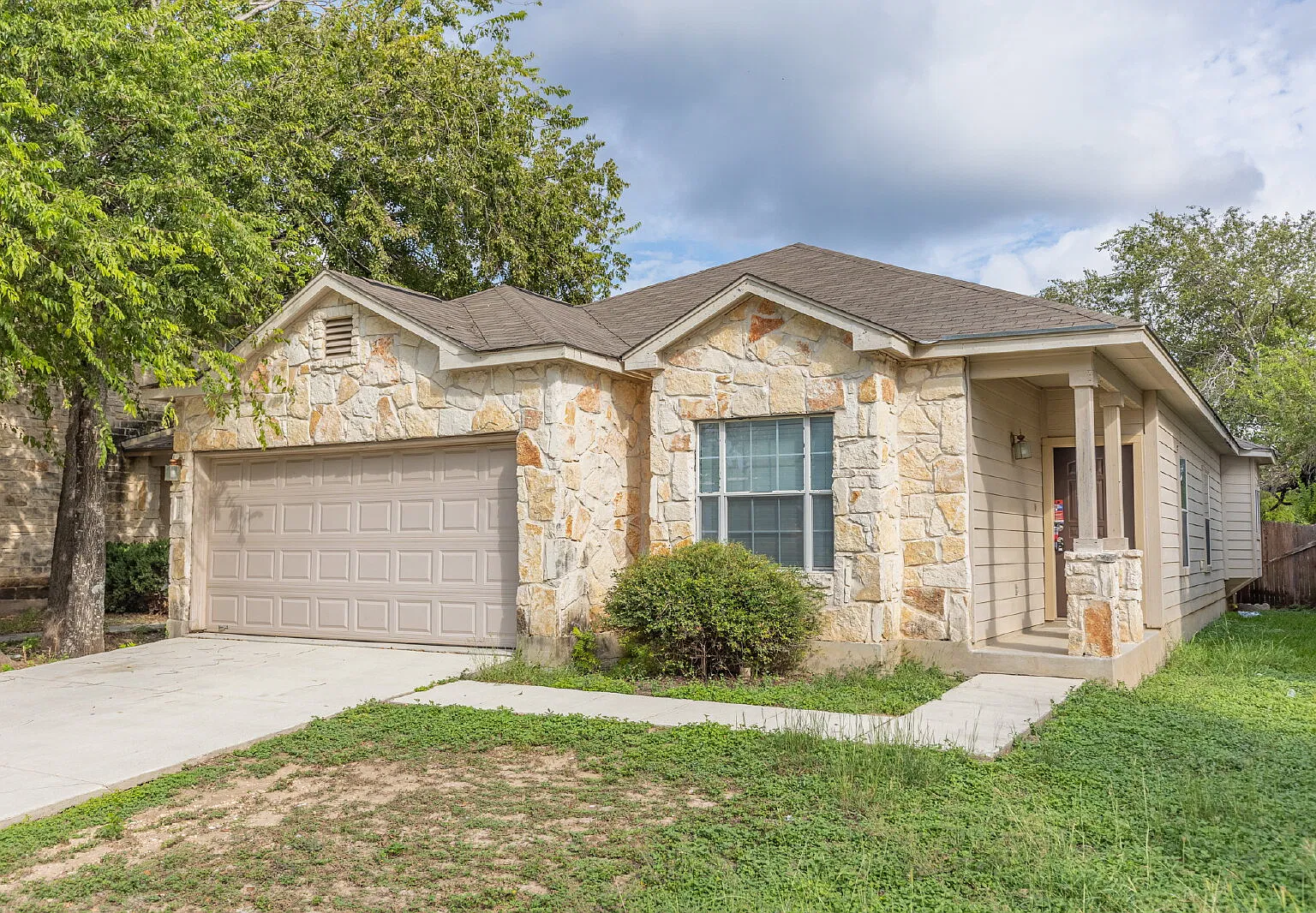 3 bed, 2.0 bath, 1572 sqft, $1,700 — Photo 2