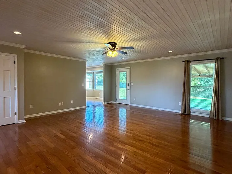 125 Camp Ground Rd — Photo 37