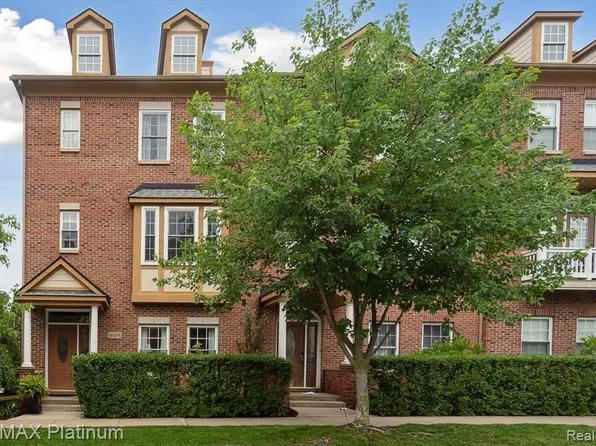 1615 Town Commons Dr, Howell, MI 48855