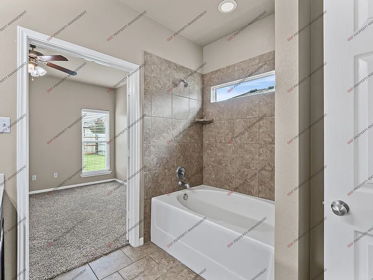 8012 Bridgepointe Dr — Photo 11